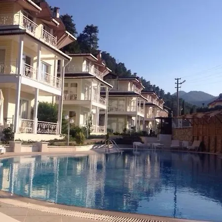 Pine Hill Marmaris 아파트호텔 *