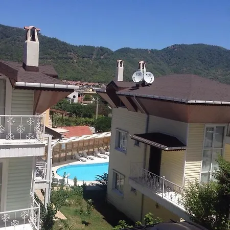 Pine Hill Marmaris 아파트호텔 이츠멜레르