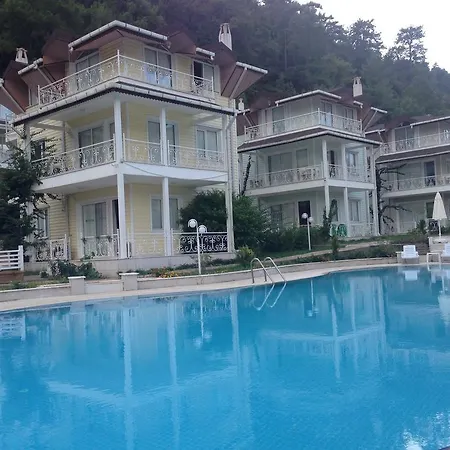 Pine Hill Marmaris 아파트호텔 *