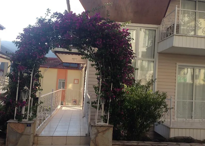 Ξενοδοχείο με διαμερίσματα Pine Hill Marmaris